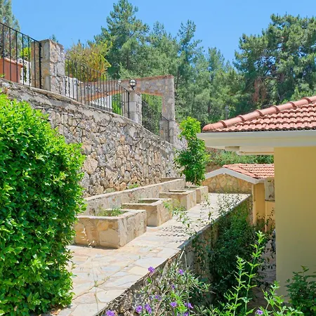 Private Pool With Garden & Forest View Φετιγιέ